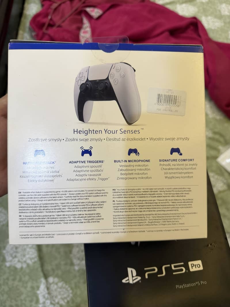 PS5 PRO + Extra Controller 6