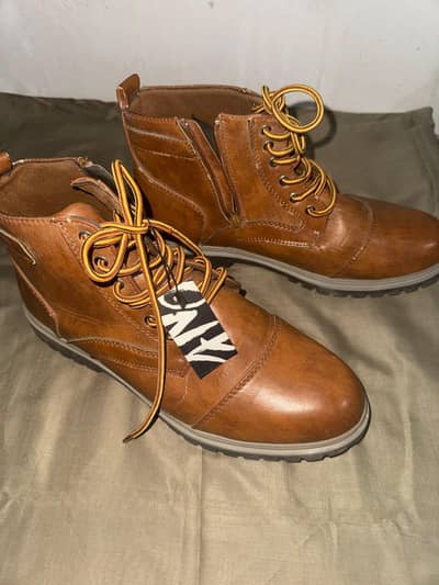 One brand original boots new