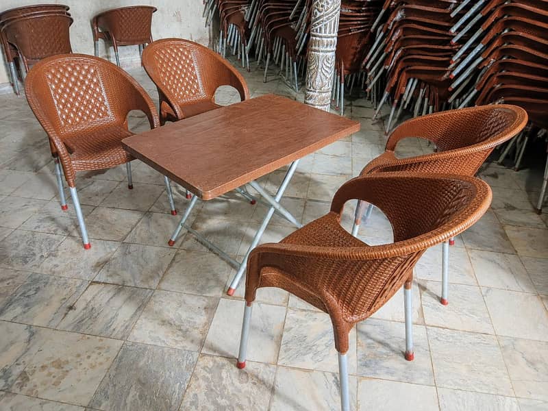 dining table set plastic body 1