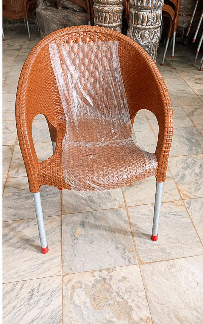 dining table set plastic body 2
