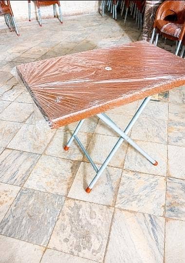 dining table set plastic body 3