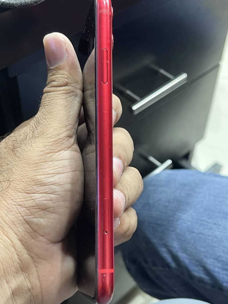 Apple iPhone 11 3