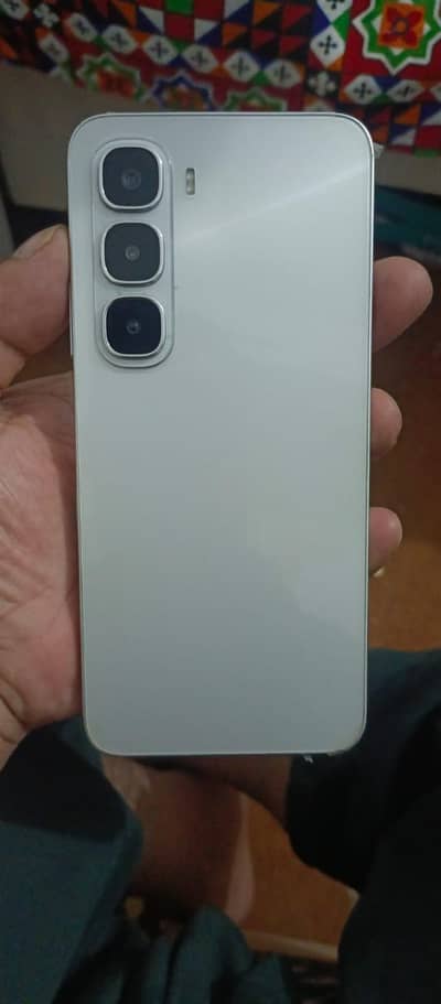 Infinix Hot 60i all Accessries 6/128 4 months warrenty only 42500