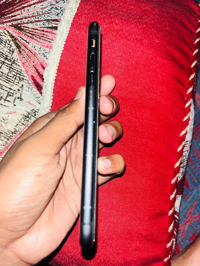 Apple iPhone 11 1