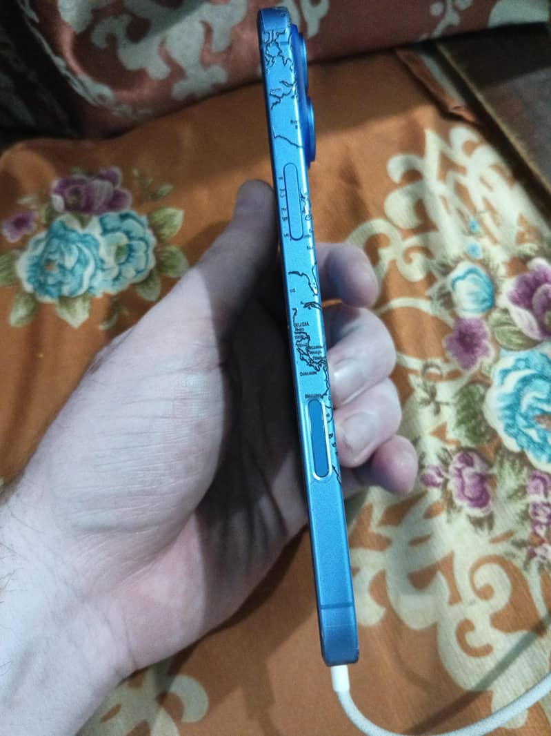 Apple iPhone 16 Plus jv 1