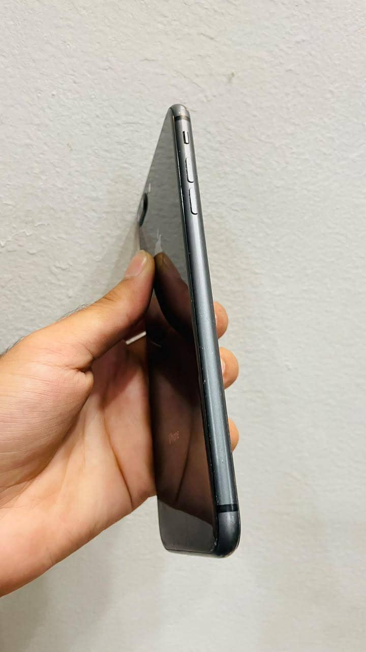 Apple iPhone 8 Plus 2
