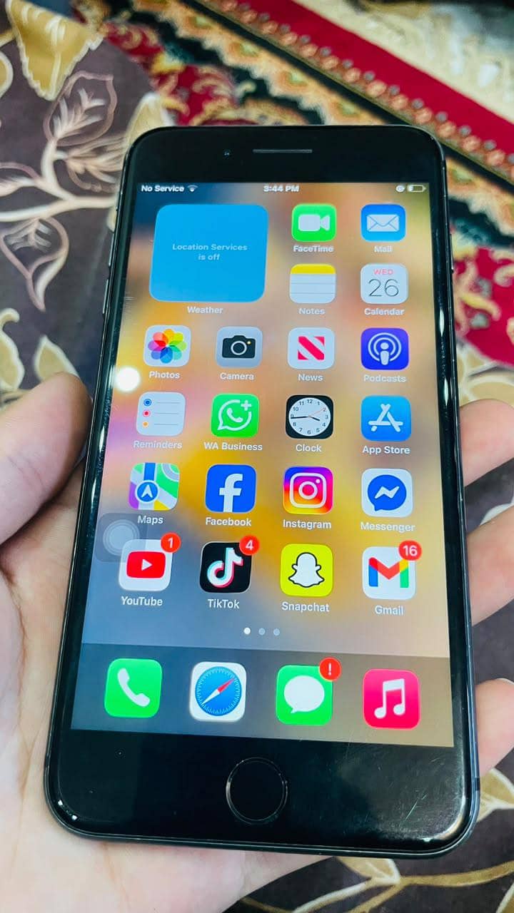 Apple iPhone 8 Plus 4