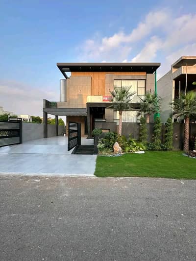 1 Kanal Brand New Luxury Furnished House for Rent in a Prime Location of Bahria Town, Lahore.