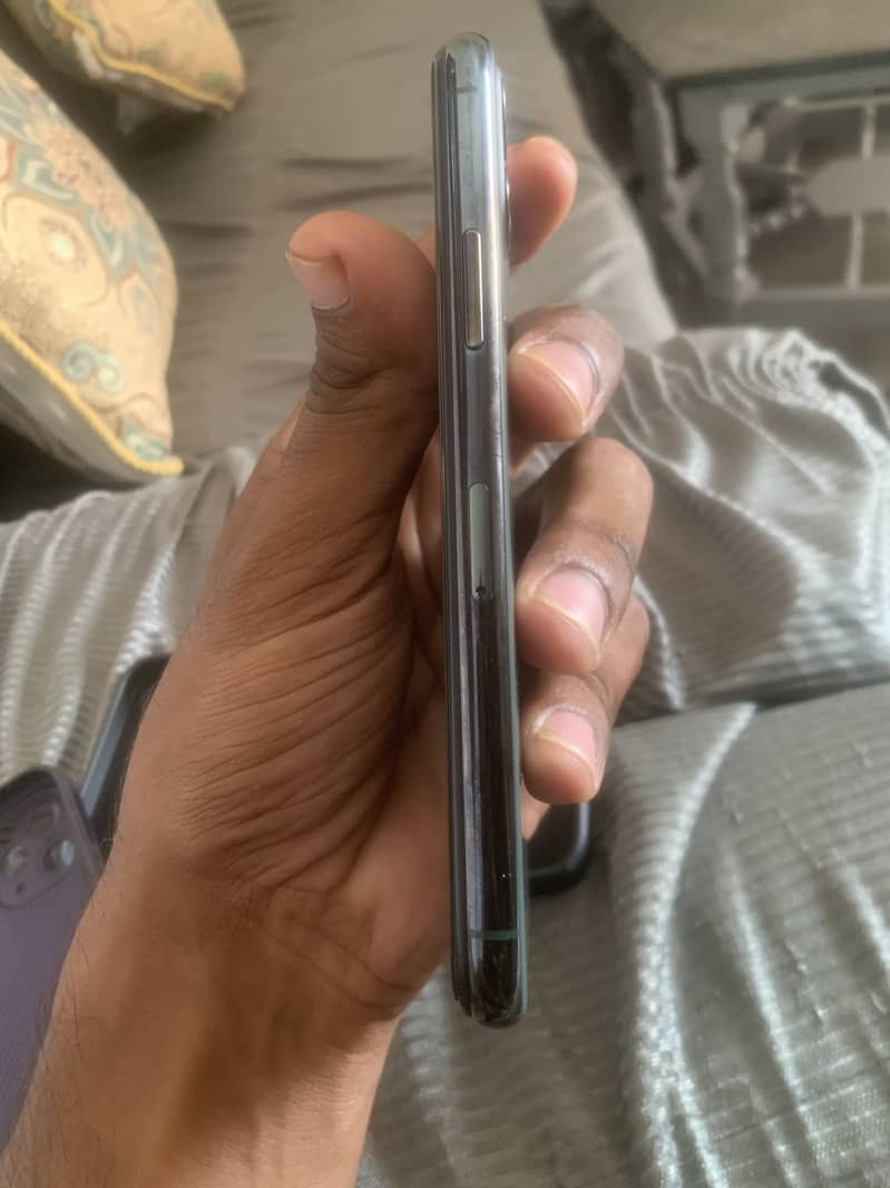 Apple iPhone 11 Pro 1
