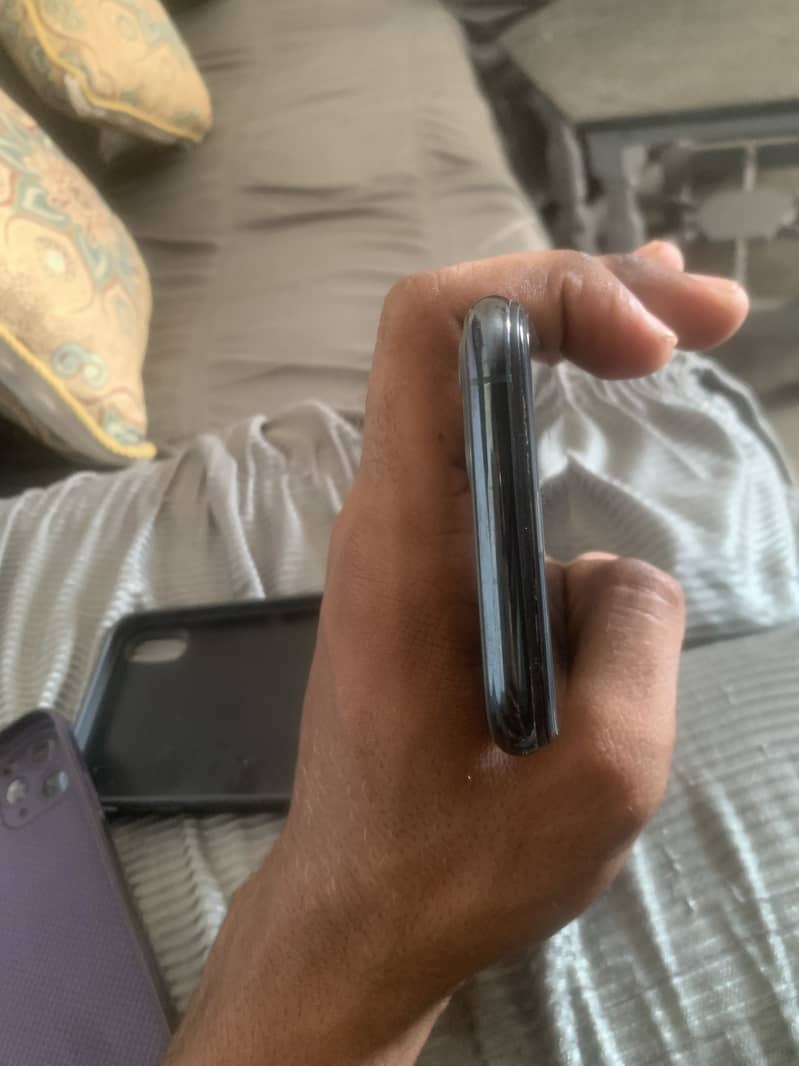 Apple iPhone 11 Pro 3