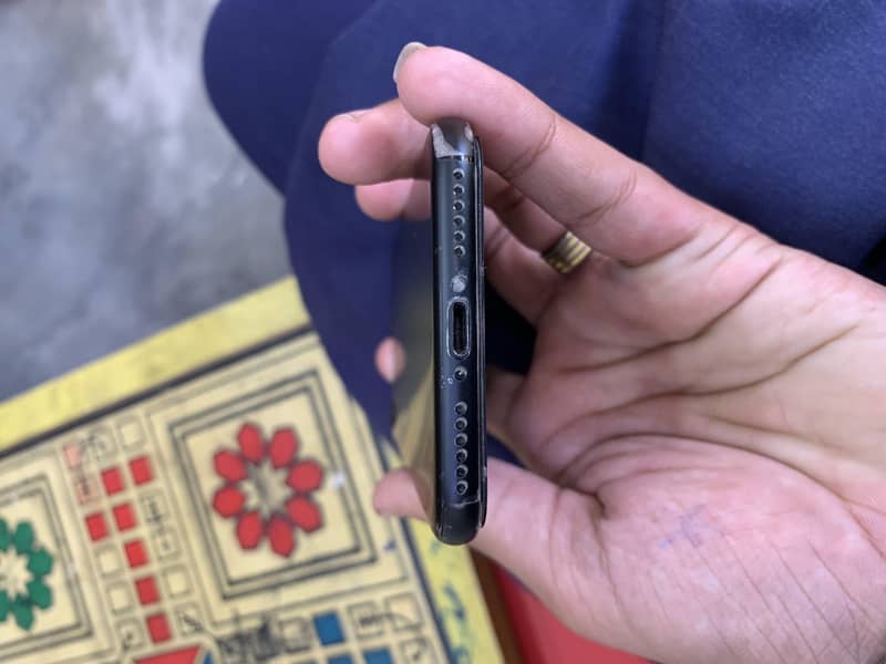 Apple iPhone 7 4