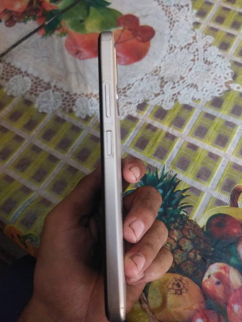 OPPO A6 4