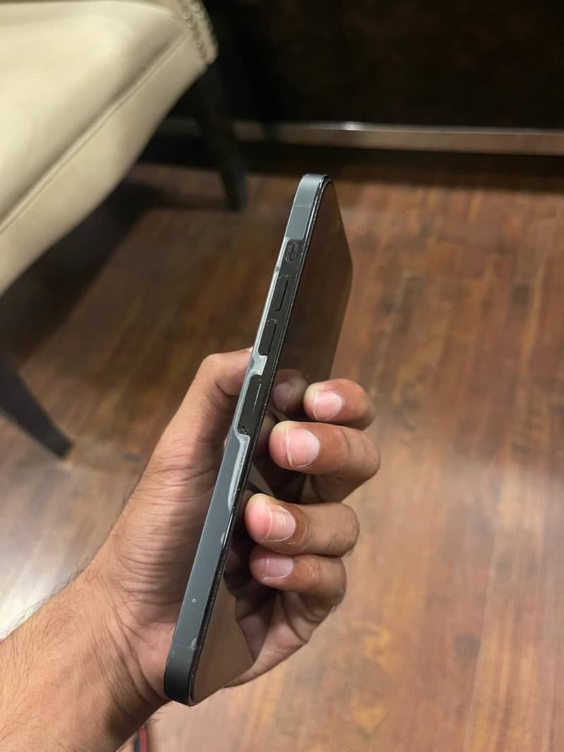 Apple iPhone 13 Pro Max 4