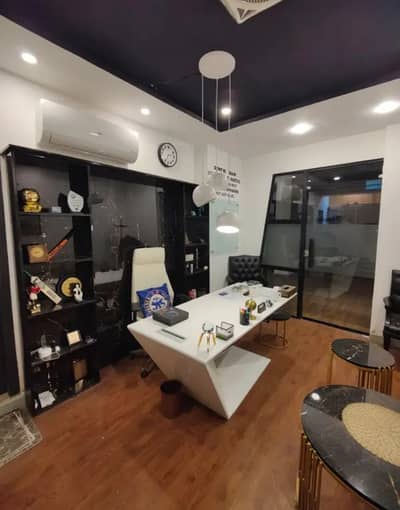 FULLY FURNISHED OFFICE & SAMI FURNISHED OFFICE ( 1000 TO 8000 SQFT)AVAILABLE FOR RANT IN GULBERG GREEN