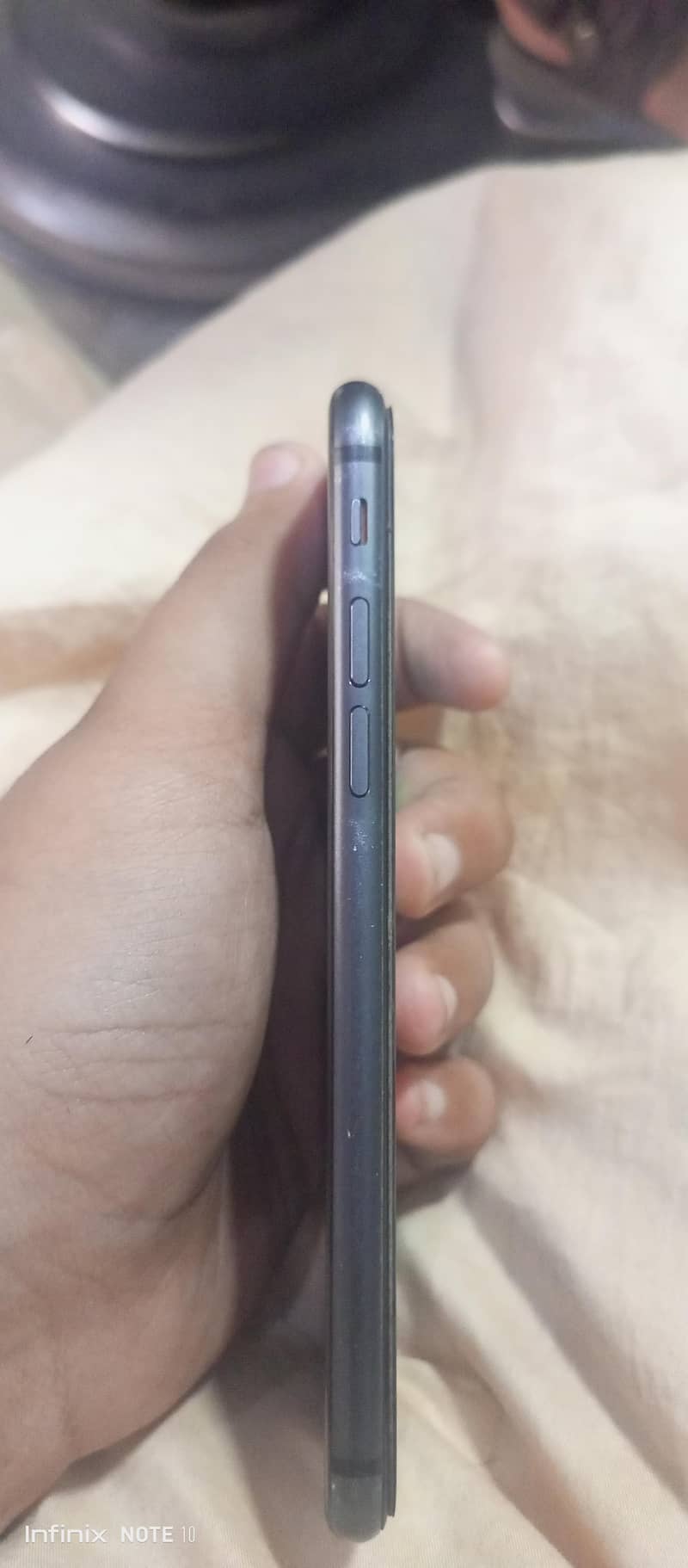 Apple iPhone 8 3