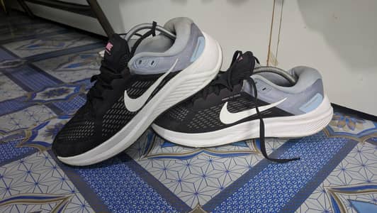 running shoes UK 7