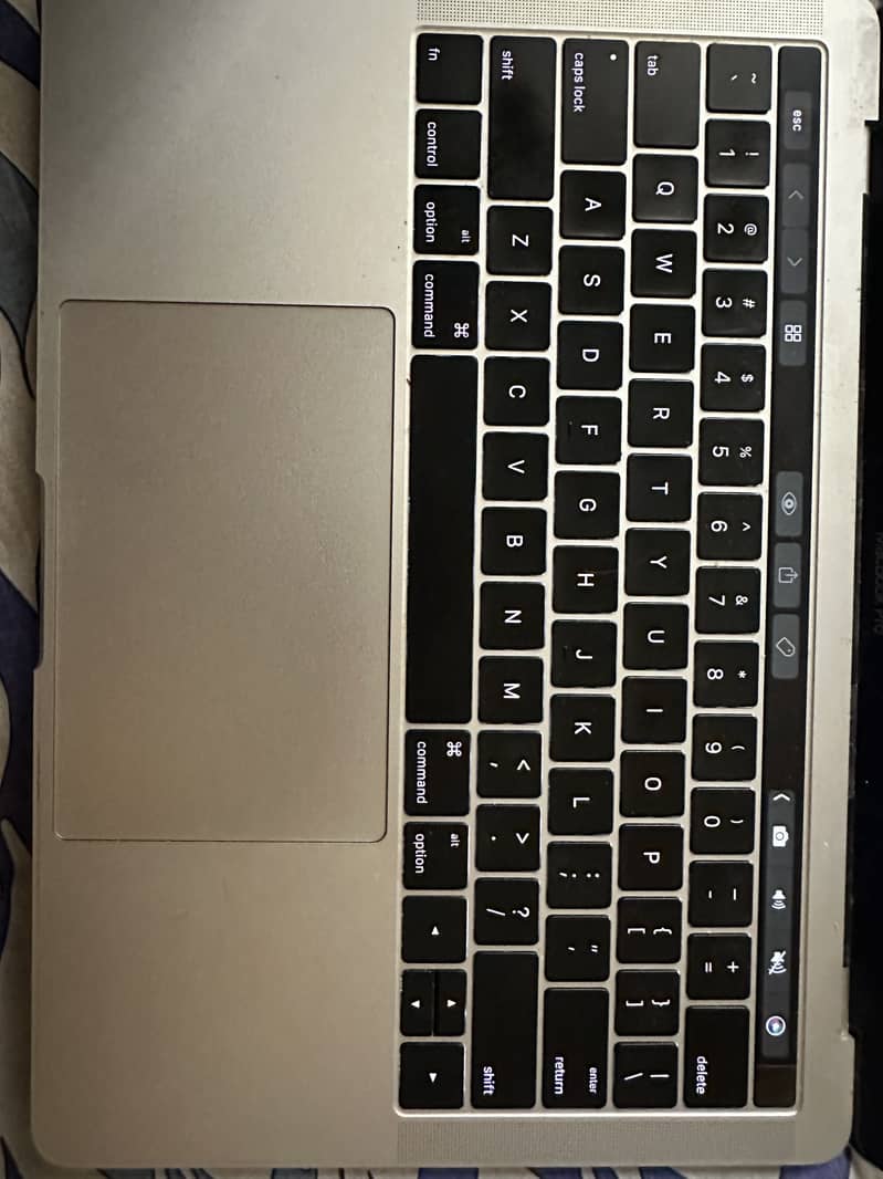 MacBook Pro 2016 Touch Bar 1