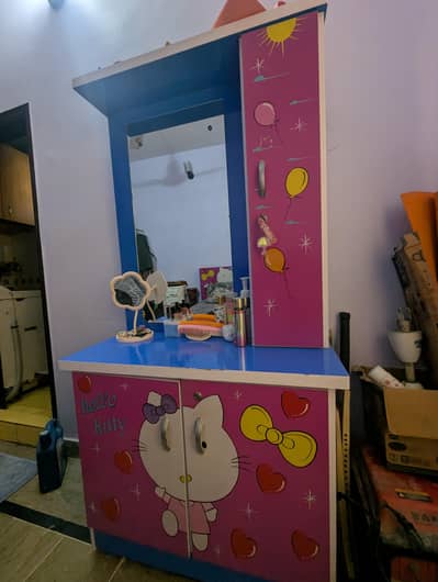 dressing table