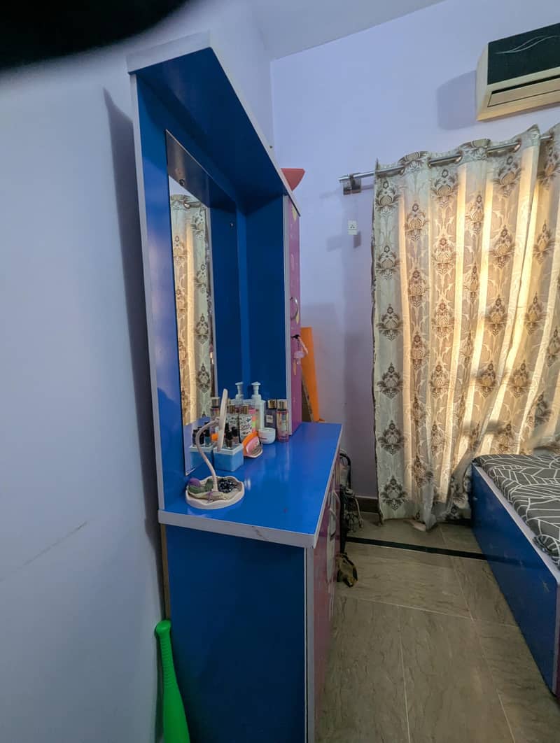 dressing table 1