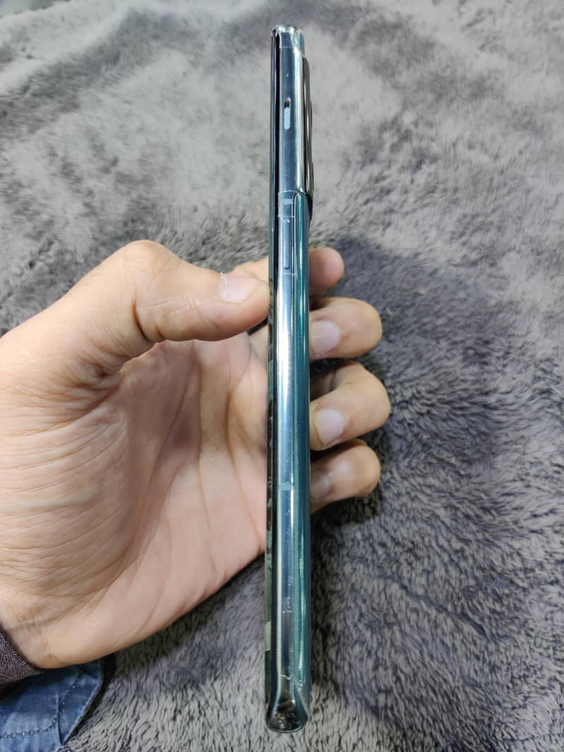 One Plus 10 Pro 4