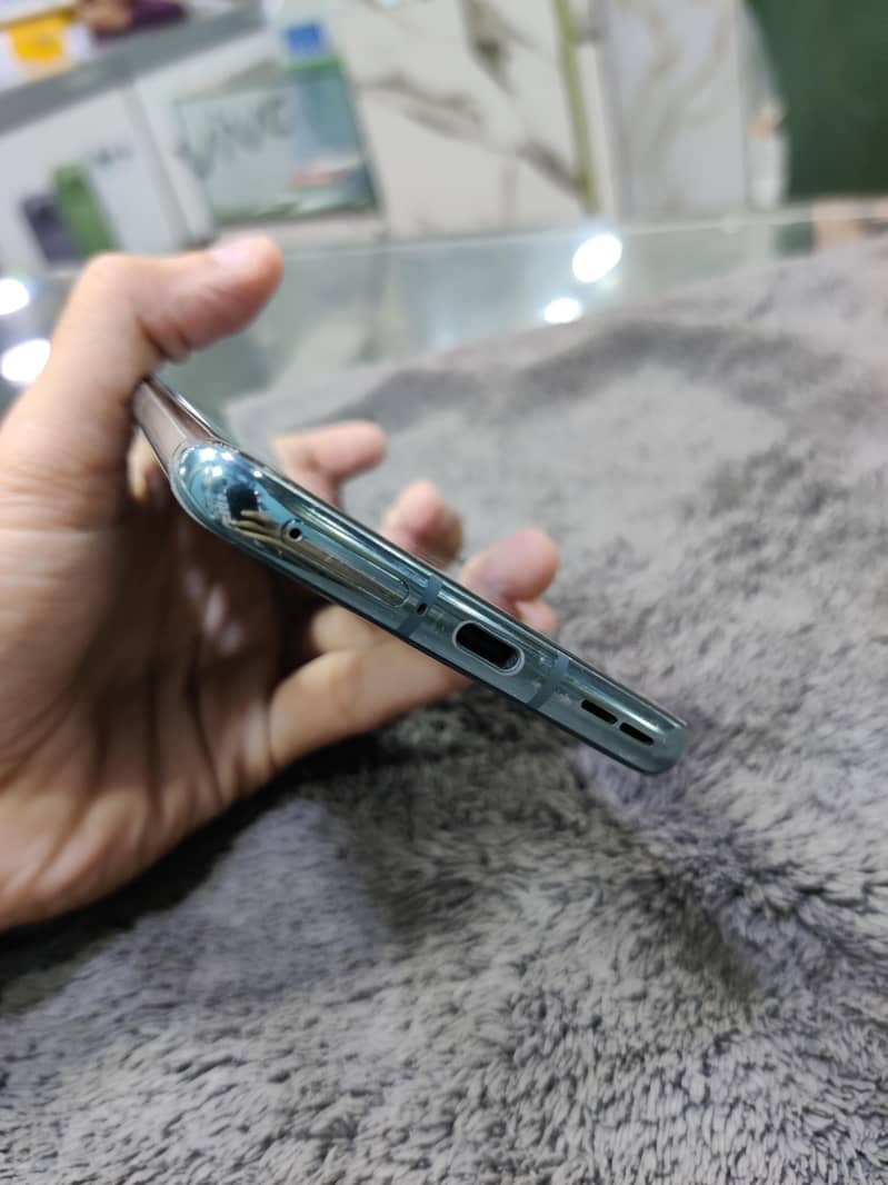 One Plus 10 Pro 6