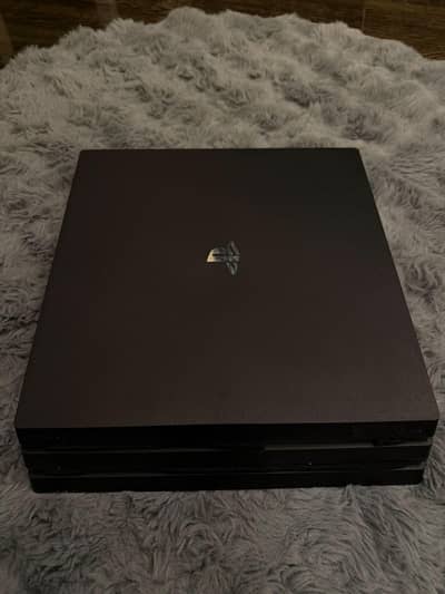 PS4 PRO 1TB 10/10  WITH ONE CONTROLLER