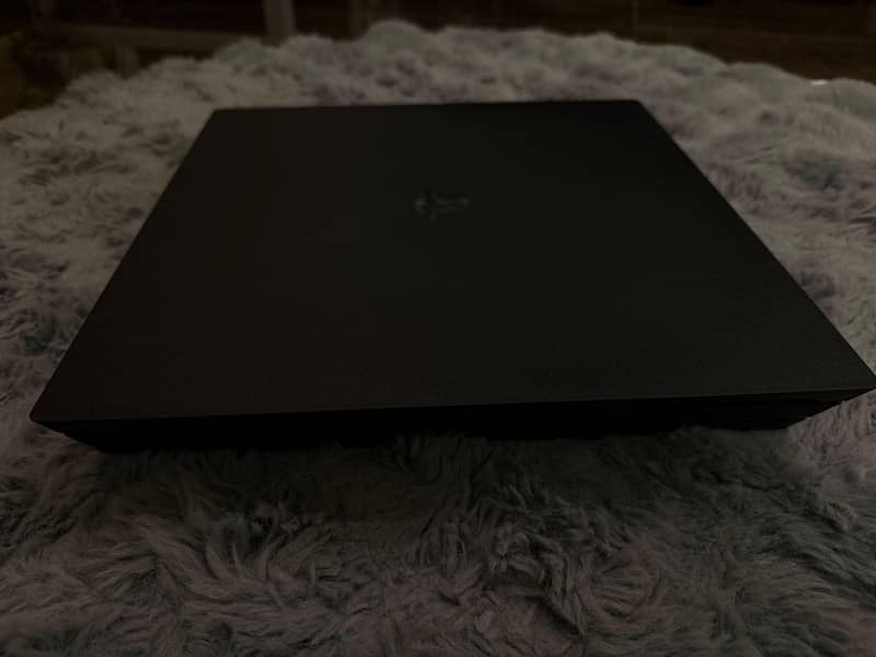 PS4 PRO 1TB 10/10  WITH ONE CONTROLLER 3