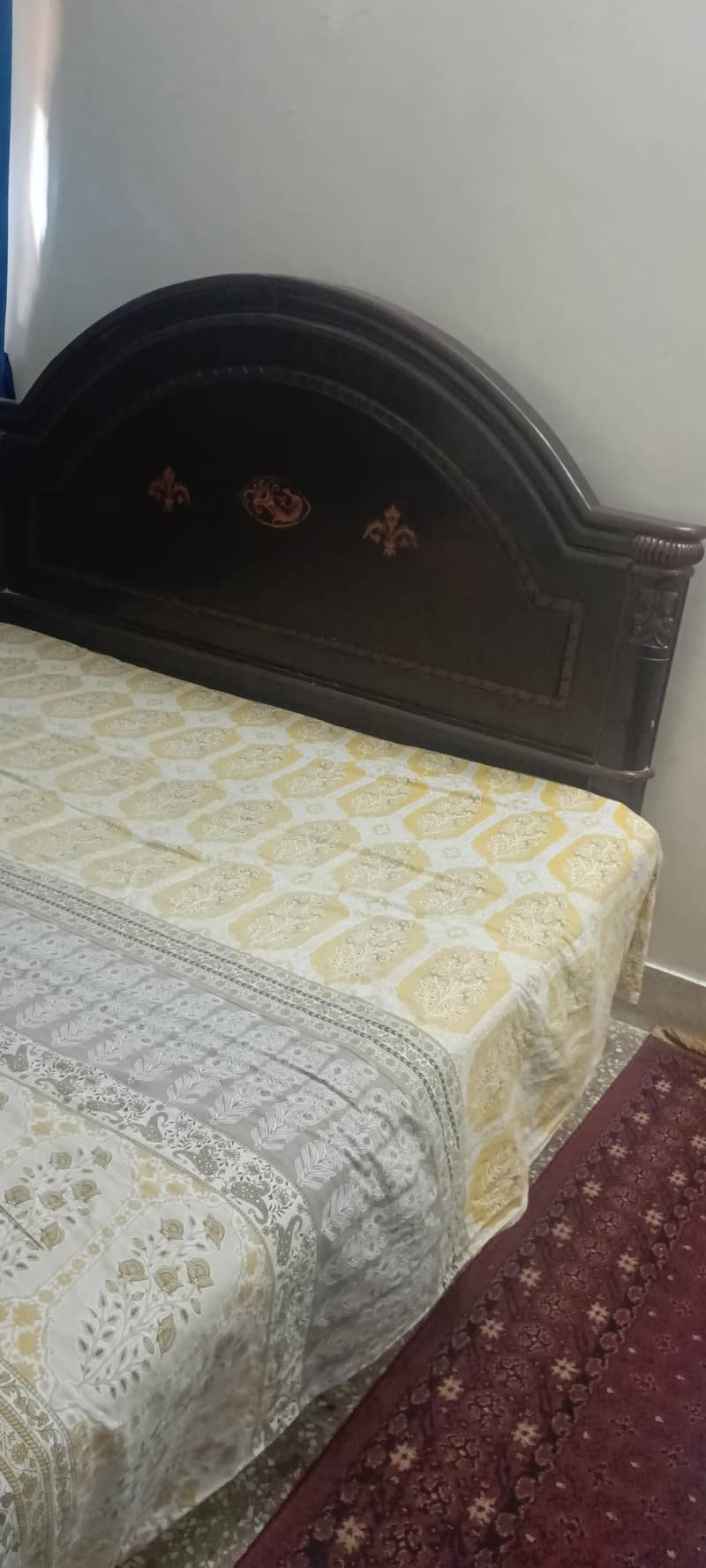 Double bed 0