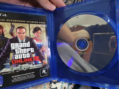 GTA 5 PS4 - Like New Condition