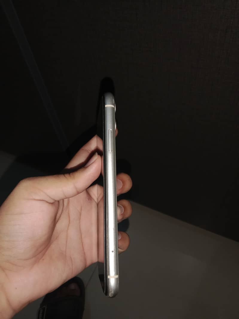 Apple iPhone 11 3