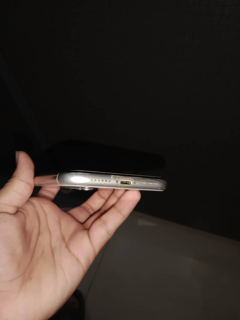 Apple iPhone 11 5
