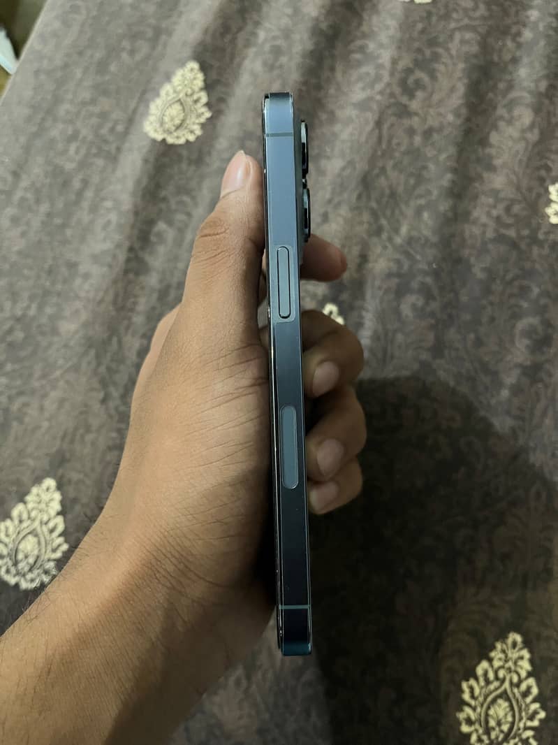 Apple iPhone 13 Pro 3