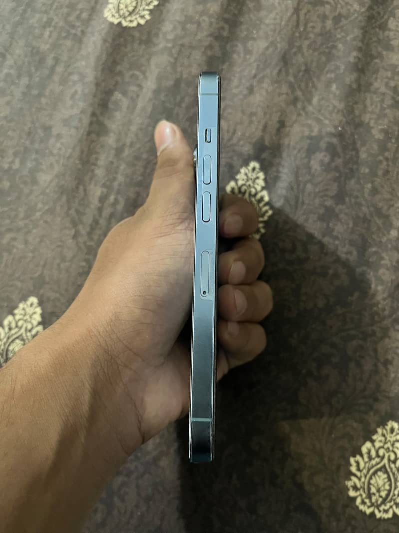 Apple iPhone 13 Pro 6