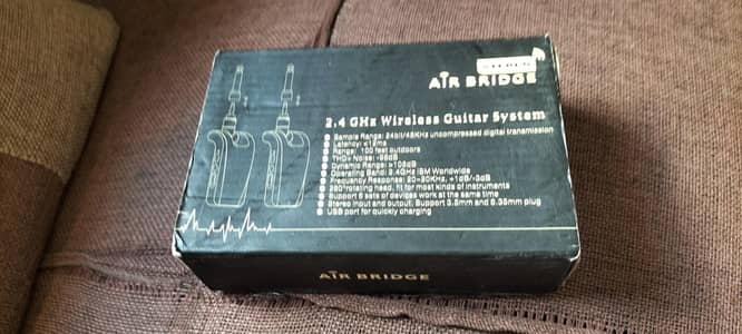 Lekato Air Bridge 2.4 Ghz rechargeable Wireless Guitar System