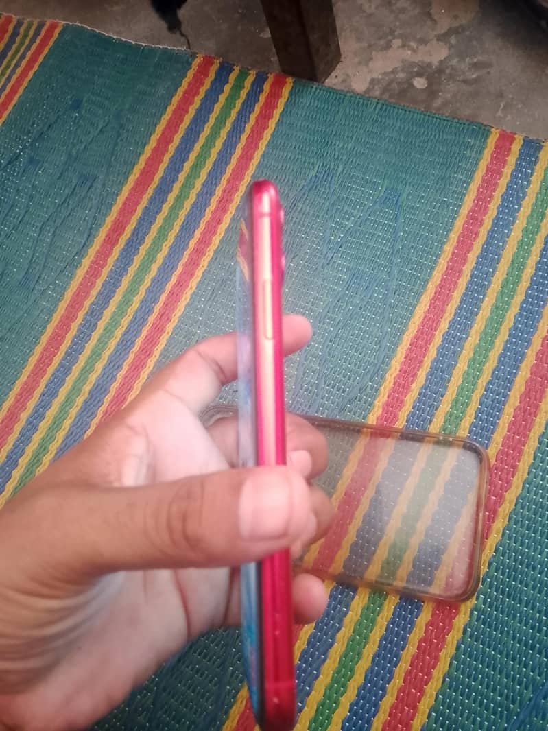 Apple iPhone 11 4