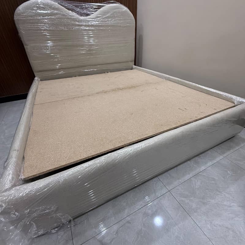double bed - excellent condition 0