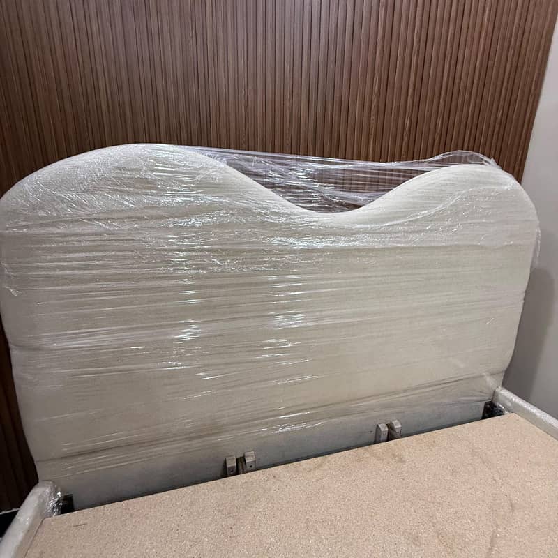 double bed - excellent condition 2