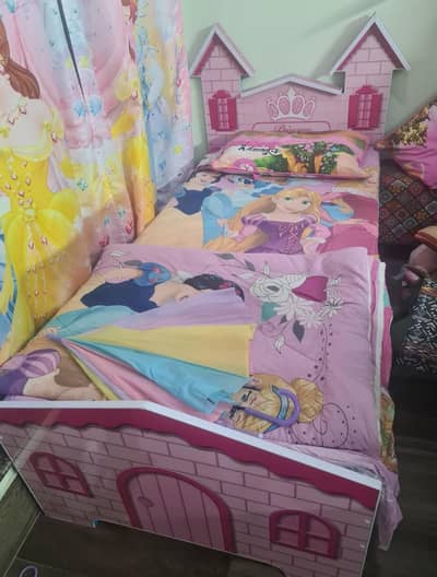 kids bed,wardrobe and dressing table