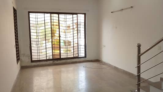 6 marla porton for rent