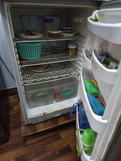 Orient 18cb feet Fridge For sale