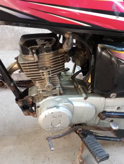 Honda 125 used bike - condition 10/7 . engine Ka kaam huwa hai bus