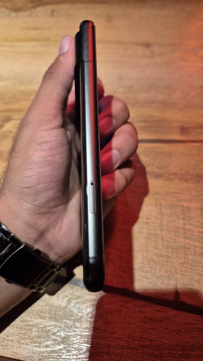 Google Pixel 8 4