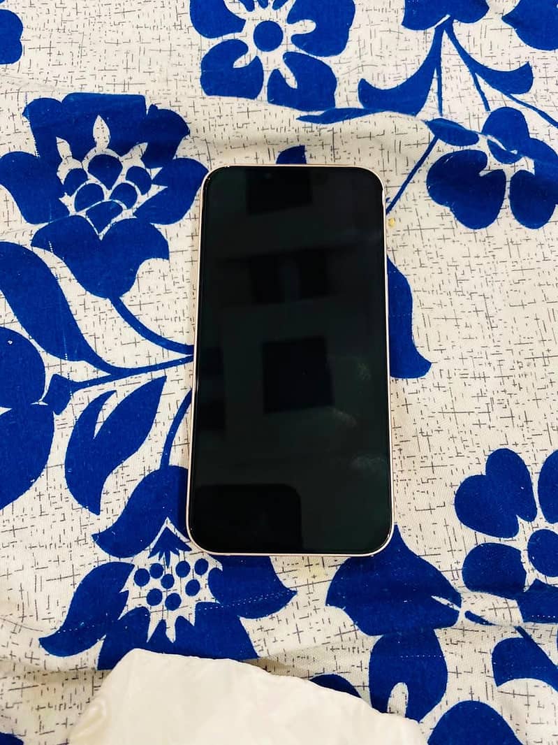 Apple iPhone 13 6