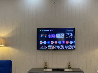 TCL LCD android lcd 5 months use 4k and 8k available 10by10 condition