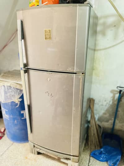 Dawlance Refrigerator Medium Size For Sale