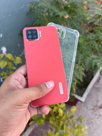 OPPO f17 8gb 128gb dual sim official approved with box. minor shade.