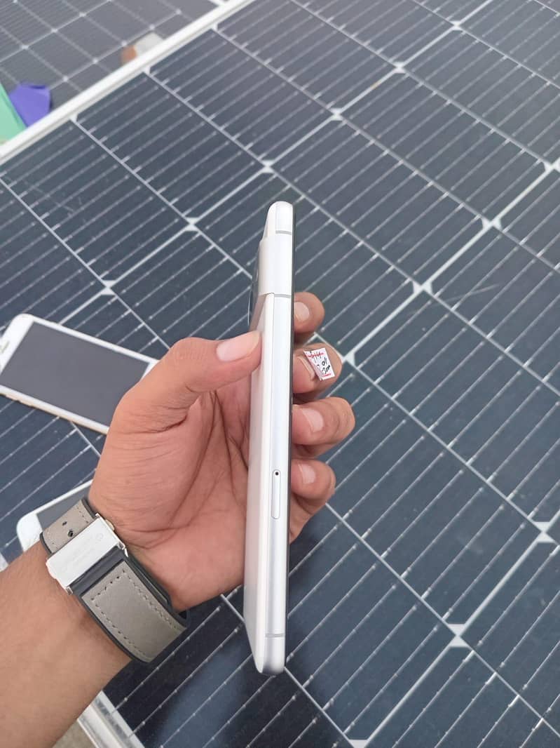 Google Pixel 7 4