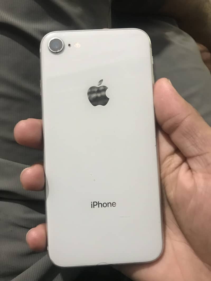 Apple iPhone 8 1