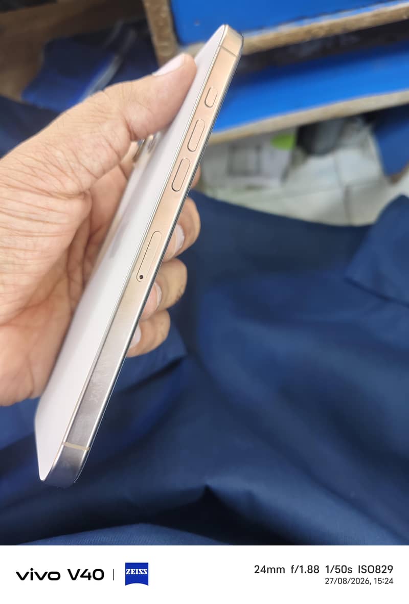 Apple iPhone 16 Pro Max 5