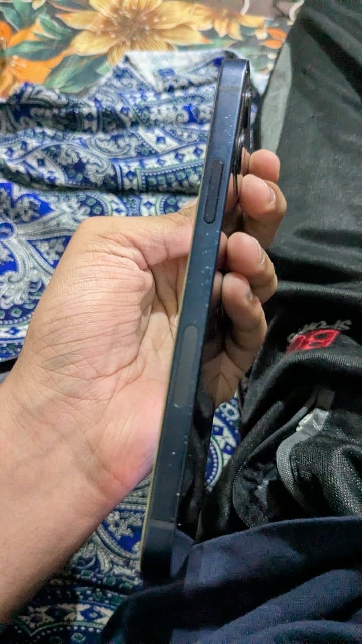 Apple iPhone 12 2